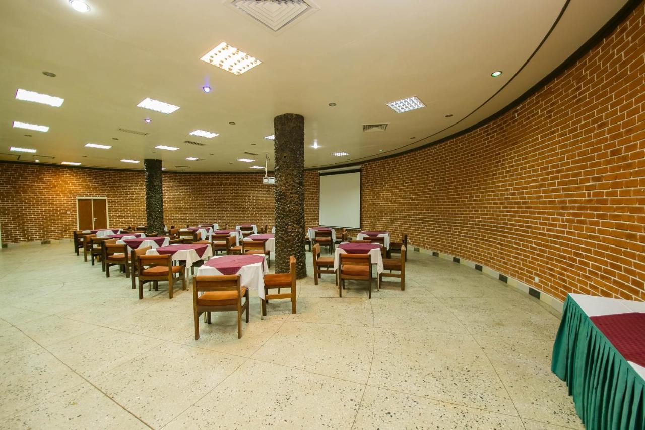 Green Hills Hotel Nyeri Bagian luar foto